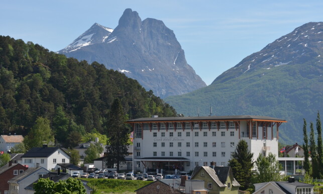VENTER GOD SOMMER: Grand Hotel Bellevue i Romsdalen forventer noen gode sommermåneder. Foto: Grand Hotel Bellevue VENTER GOD SOMMER: Grand Hotel Bellevue i Romsdalen forventer noen gode sommermåneder. Foto: Grand Hotel Bellevue