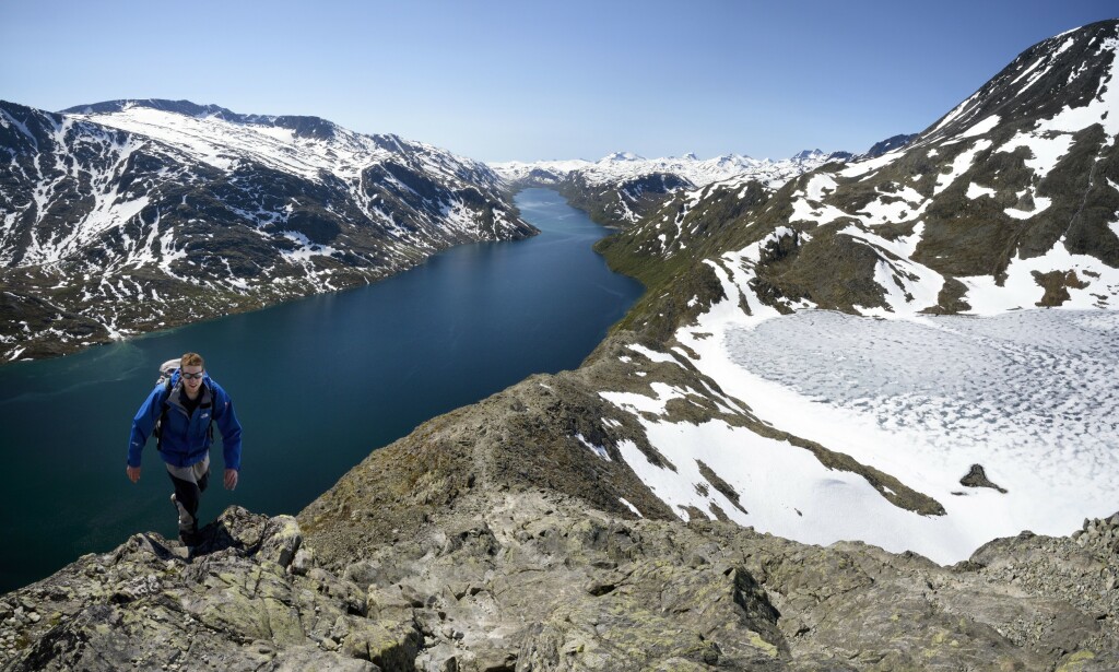 BESSEGGEN: Klassikeren i Jotunheimen i Vågå kommune, 16 kilometer mellom Gjende og Bessvatnet, møter tre ganger så stor forhåndsinteresse denne sesongen som en vanlig, travel sommer. Foto: Garcia Julien, Hemis.fr/NTB Scanpix. BESSEGGEN: Klassikeren i Jotunheimen i Vågå kommune, 16 kilometer mellom Gjende og Bessvatnet, møter tre ganger så stor forhåndsinteresse denne sesongen som en vanlig, travel sommer. Foto: Garcia Julien, Hemis.fr/NTB Scanpix.