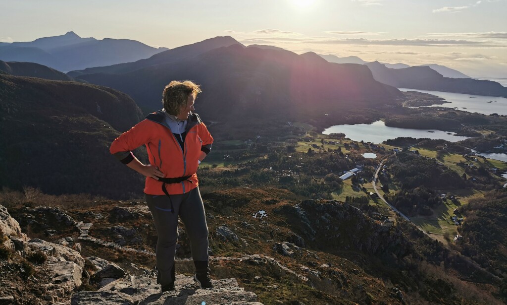 KVELDSTUR: Torunn Heggdal Stølen bruker kvelden til en tur opp trappene på Rørsethornet. Foto: Odd Roar Lange/The Travel Inspector KVELDSTUR: Torunn Heggdal Stølen bruker kvelden til en tur opp trappene på Rørsethornet. Foto: Odd Roar Lange/The Travel Inspector