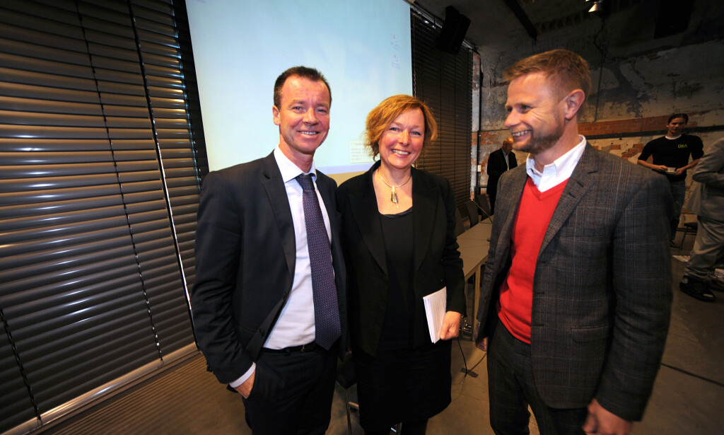 SER PÅ CORONA-ENDRINGER: Ingeborg Rossow, her med Roger Ingebrigtsen (Ap) og Bent Høie (H), er alkoholforsker ved FHI. Foto: Vidar Ruud / ANB SER PÅ CORONA-ENDRINGER: Ingeborg Rossow, her med Roger Ingebrigtsen (Ap) og Bent Høie (H), er alkoholforsker ved FHI. Foto: Vidar Ruud / ANB