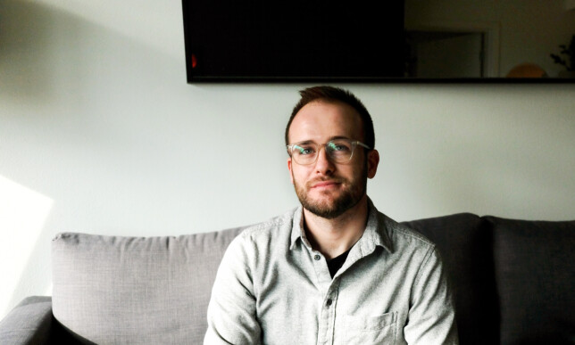 FØRST: Ian Haydon hjemme i leiligheten i Seattle. Han er en av de aller første menneskene i verden som tester en covid-19-vaksine. Foto: Ian Haydon FØRST: Ian Haydon hjemme i leiligheten i Seattle. Han er en av de aller første menneskene i verden som tester en covid-19-vaksine. Foto: Ian Haydon