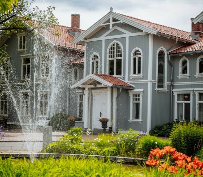 ROMANTIKKENS HØYBORG: På Losby gods lover de romantiske forhold. FOTO: Losby Gods ROMANTIKKENS HØYBORG: På Losby gods lover de romantiske forhold. FOTO: Losby Gods