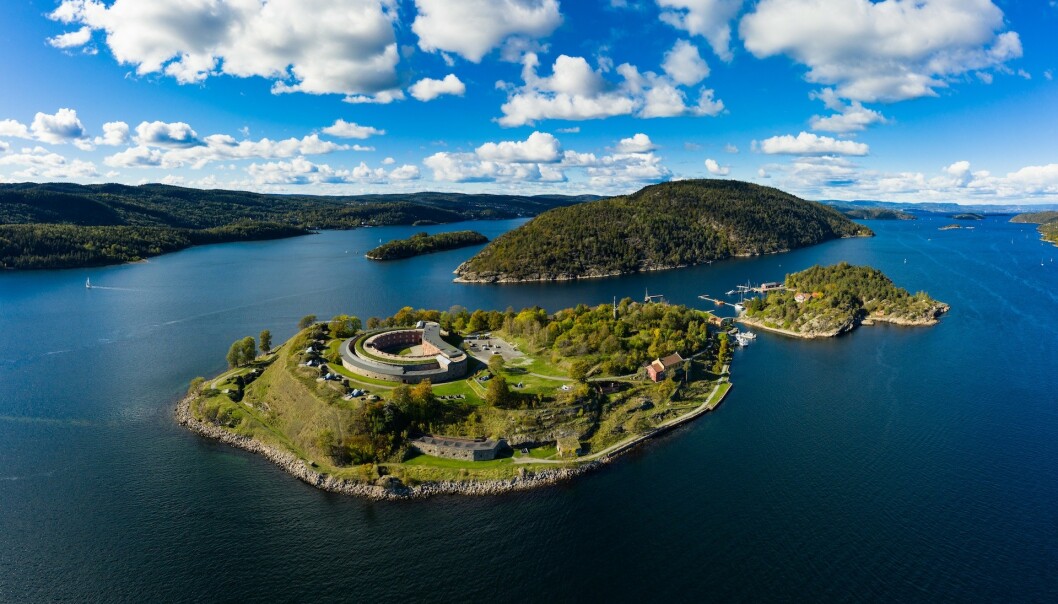 FORT: Oscarsborg festning skilter med mye moro i sommer, og inviterer til Kompani Eriksen. FOTO: De Historiske - hotel & spisesteder FORT: Oscarsborg festning skilter med mye moro i sommer, og inviterer til Kompani Eriksen. FOTO: De Historiske - hotel & spisesteder