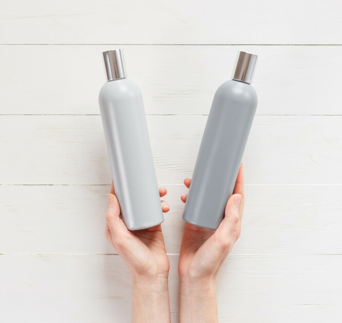 GODT TIPS: Hvis du har funnet en sjampo du elsker, men som dessverre ikke har den samme effekten lenger, kan du se etter et annet produkt fra samme merke. Det gjør frisør Siv Oldervik. Foto: NTB Scanpix GODT TIPS: Hvis du har funnet en sjampo du elsker, men som dessverre ikke har den samme effekten lenger, kan du se etter et annet produkt fra samme merke. Det gjør frisør Siv Oldervik. Foto: NTB Scanpix