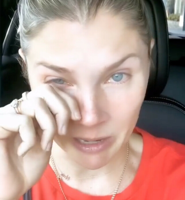 TIL TÅRENE: Amanda Kloots begynte å gråte da hun fortalte om ektemannens forverrede tilstand. Foto: Amanda Kloots/Instagram TIL TÅRENE: Amanda Kloots begynte å gråte da hun fortalte om ektemannens forverrede tilstand. Foto: Amanda Kloots/Instagram