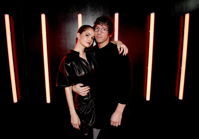 VELLYKKET BRYLLUP: Debby Ryan og Josh Dun forteller at bryllupsfesten varte til langt på natt. Foto: NTB Scanpix VELLYKKET BRYLLUP: Debby Ryan og Josh Dun forteller at bryllupsfesten varte til langt på natt. Foto: NTB Scanpix