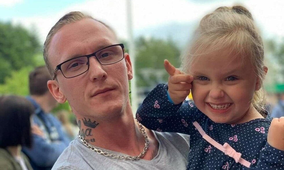 FIKK ANTIDEPRESSIVA: Jonas Juliusson (30) fikk antidepressiva mot depresjon, men det viste seg at en helt annen mangel var problemet. Foto: Privat FIKK ANTIDEPRESSIVA: Jonas Juliusson (30) fikk antidepressiva mot depresjon, men det viste seg at en helt annen mangel var problemet. Foto: Privat