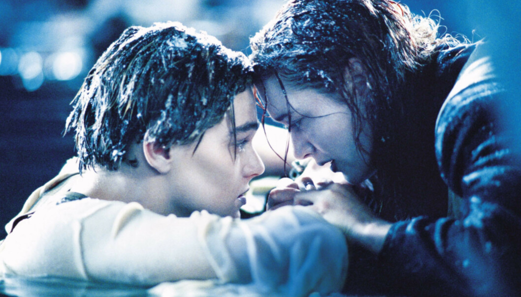 LET GO, JACK: Purunge Leonardo DiCaprio og Kate Winslet i den legendariske sluttscenen i Titanic i 1997. Filmen ble regissert av James Cameron. FOTO: NTB Scanpix LET GO, JACK: Purunge Leonardo DiCaprio og Kate Winslet i den legendariske sluttscenen i Titanic i 1997. Filmen ble regissert av James Cameron. FOTO: NTB Scanpix