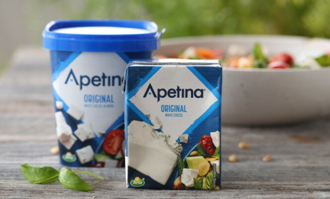 MILD OG RUND: Apetina White Cheese er en selvsagt ingrediens i Trines sommersalat. Foto: Trine Sandberg MILD OG RUND: Apetina White Cheese er en selvsagt ingrediens i Trines sommersalat. Foto: Trine Sandberg