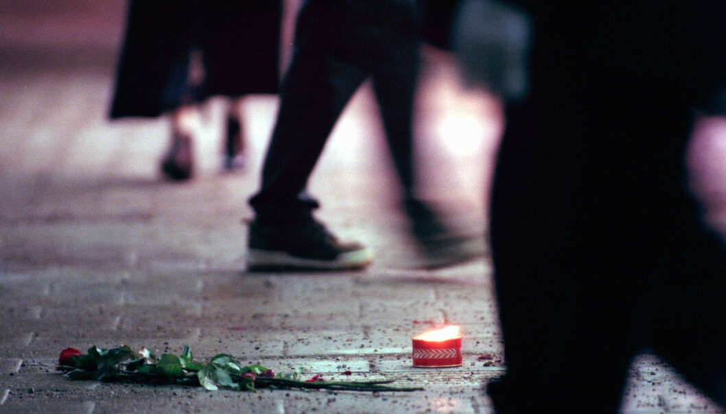 HEDRET: En fakkel brenner for Olof Palme i Stockholm på dagen for hans død i 1999, 13 år etter at han ble drept. Foto: Frida Hedberg/NTB SCANPIX HEDRET: En fakkel brenner for Olof Palme i Stockholm på dagen for hans død i 1999, 13 år etter at han ble drept. Foto: Frida Hedberg/NTB SCANPIX