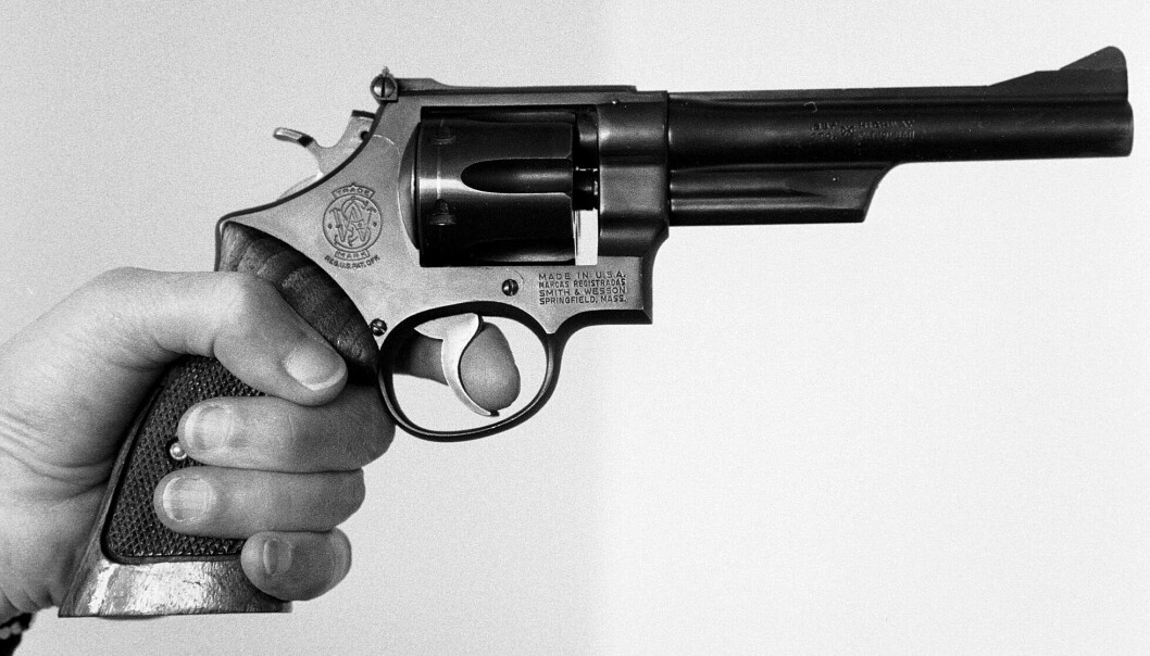 DRAPSVÅPEN: En revolver av denne typen ble brukt til å drepe Olof Palme. Tusenvis av svensker har lisens til eie slike våpen. Foto: Lasse Hedberg, Pressens Bild/NTB Scanpix DRAPSVÅPEN: En revolver av denne typen ble brukt til å drepe Olof Palme. Tusenvis av svensker har lisens til eie slike våpen. Foto: Lasse Hedberg, Pressens Bild/NTB Scanpix