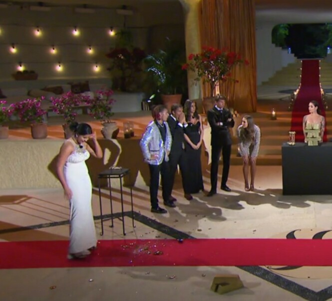 TUSEN KNAS: Her har akkurat kula gått i bakken, til deltakernes store sjokk. Foto: TV3 TUSEN KNAS: Her har akkurat kula gått i bakken, til deltakernes store sjokk. Foto: TV3