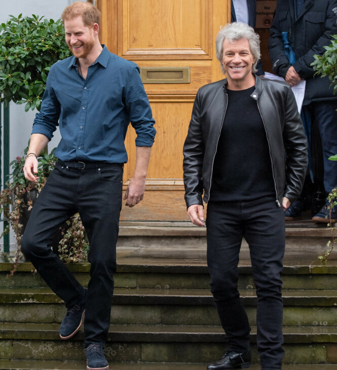 SPILTE INN LÅT: Prins Harry og Jon Bon Jovi avbildet sammen tidligere i år. Foto: NTB scanpix SPILTE INN LÅT: Prins Harry og Jon Bon Jovi avbildet sammen tidligere i år. Foto: NTB scanpix