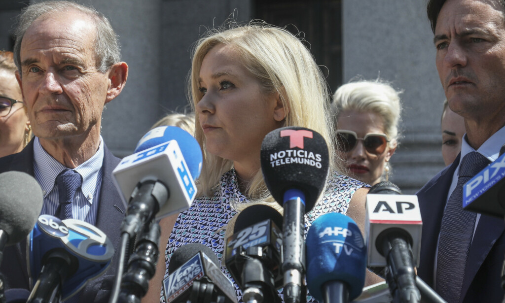 - HAN VAR DER: Virginia Giuffre påstår hardnakket at ekspresident Bill Clinton var til stede på øya. Selv hevder han at han aldri har satt en fot der. Foto: NTB Scanpix - HAN VAR DER: Virginia Giuffre påstår hardnakket at ekspresident Bill Clinton var til stede på øya. Selv hevder han at han aldri har satt en fot der. Foto: NTB Scanpix