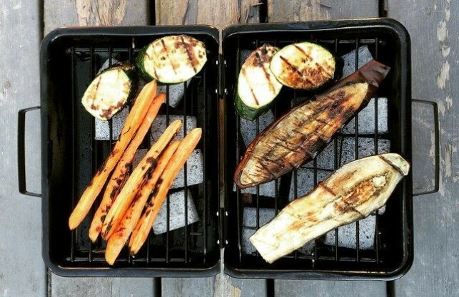 MINIGRILL: Unn deg en god lunsj i det fri, enten det er i parken eller på stranda. MINIGRILL: Unn deg en god lunsj i det fri, enten det er i parken eller på stranda.