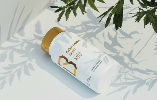 100 % VEGANSK: Betakarotenet i Betakaroten Gold er hentet fra grønnalger. Kosttilskuddet inneholder også kokosolje for å hjelpe kroppen med å ta opp enda mer av betakarotenet. FOTO: Good For Me 100 % VEGANSK: Betakarotenet i Betakaroten Gold er hentet fra grønnalger. Kosttilskuddet inneholder også kokosolje for å hjelpe kroppen med å ta opp enda mer av betakarotenet. FOTO: Good For Me