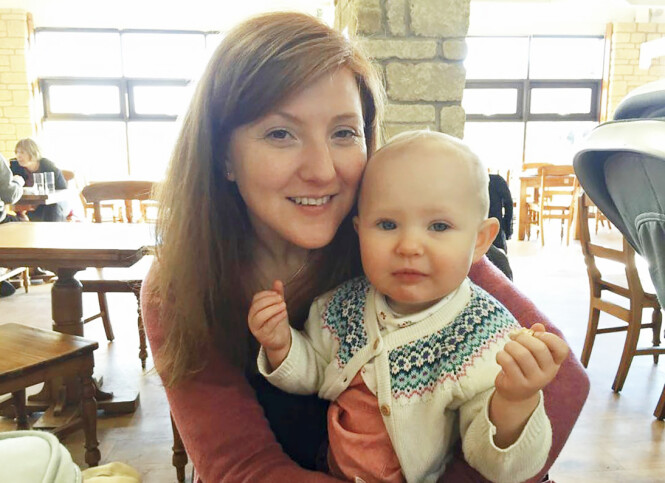 GODE DAGER: Amys høyeste ønske var å bli mamma – og da lille Esmee kom til verden, kunne hun ikke hatt det bedre. Da mamma døde, var Esmee fem år gammel. Foto: PA Real Life GODE DAGER: Amys høyeste ønske var å bli mamma – og da lille Esmee kom til verden, kunne hun ikke hatt det bedre. Da mamma døde, var Esmee fem år gammel. Foto: PA Real Life