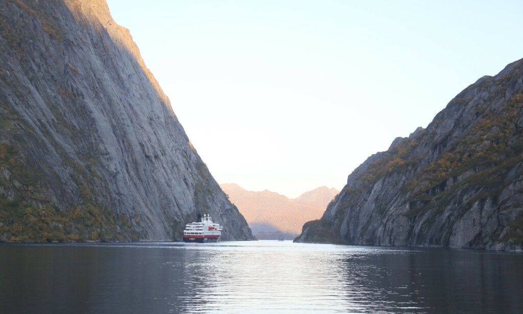 I trollenes rike: Trollfjord er et populært sted å besøke for både Hurtigruten og el-båtene. Foto: Odd Roar Lange/TheTravel inspector I trollenes rike: Trollfjord er et populært sted å besøke for både Hurtigruten og el-båtene. Foto: Odd Roar Lange/TheTravel inspector