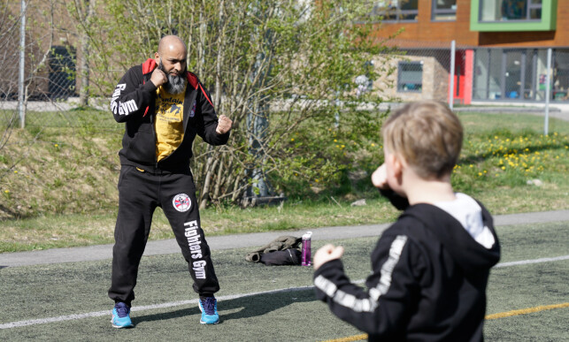 BEGRENSET: Shahid Rasool har utetreninger med ungdommer og barn når været tillater det. Foto: Øistein Norum Monsen/Dagbladet BEGRENSET: Shahid Rasool har utetreninger med ungdommer og barn når været tillater det. Foto: Øistein Norum Monsen/Dagbladet