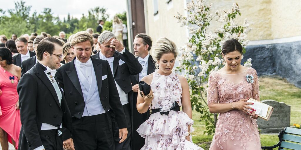 image: Victorias milliardær-venninne i hardt vær