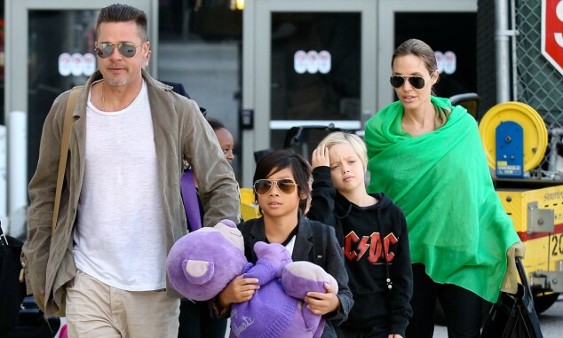 Mandatory Credit: Photo by Beverly News/REX (3551514c)
Brad Pitt, Angelina Jolie, Maddox Jolie-Pitt, Shiloh Jolie-Pitt, Pax Jolie-Pitt, Knox Jolie-Pitt, Vivienne Jolie-Pitt and Zahara Jolie-Pitt
Brad Pitt and Angelina Jolie at LAX airport, Los Angeles, America - 05 Feb 2014 Mandatory Credit: Photo by Beverly News/REX (3551514c)
Brad Pitt, Angelina Jolie, Maddox Jolie-Pitt, Shiloh Jolie-Pitt, Pax Jolie-Pitt, Knox Jolie-Pitt, Vivienne Jolie-Pitt and Zahara Jolie-Pitt
Brad Pitt and Angelina Jolie at LAX airport, Los Angeles, America - 05 Feb 2014