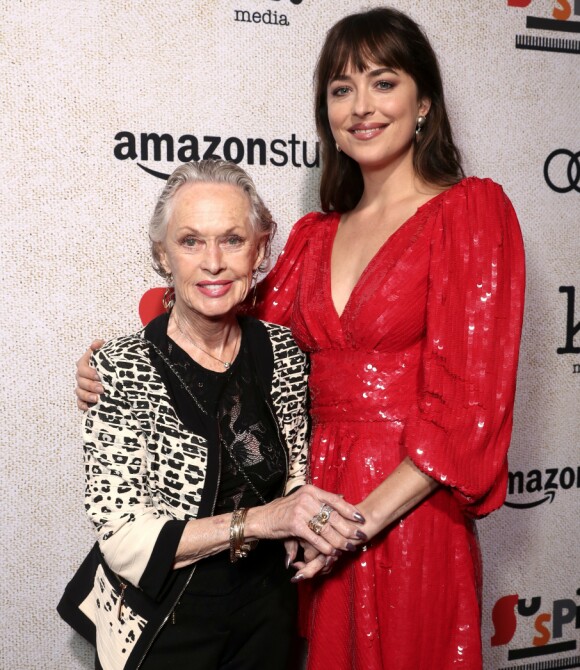 UTRADISJONELL BESTEMOR: Dakota Johnson og bestemor Tippi Hedren i 2018. FOTO: NTB Scanpix UTRADISJONELL BESTEMOR: Dakota Johnson og bestemor Tippi Hedren i 2018. FOTO: NTB Scanpix