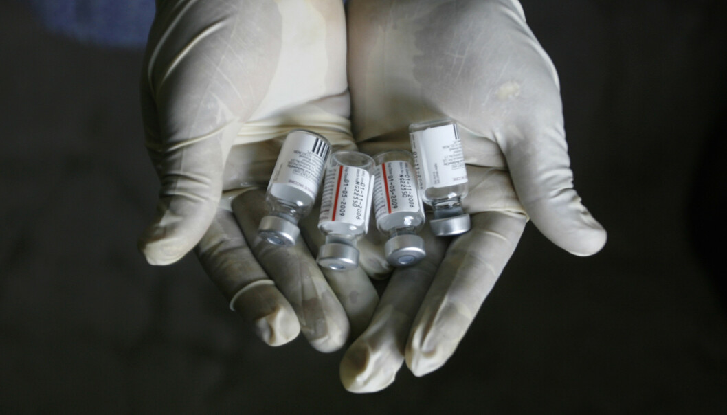 Det var vaksinen Pneumovax som måtte rasjoneres i mars da FHI gikk ut og anbefalte alle over 65 år å ta den. Nå har lageret fått påfyll, men det er fortsatt ikke nok til alle som anbefales å ta vaksinen. Foto: REUTERS/Rupak De Chowdhuri/NTB Scanpix Det var vaksinen Pneumovax som måtte rasjoneres i mars da FHI gikk ut og anbefalte alle over 65 år å ta den. Nå har lageret fått påfyll, men det er fortsatt ikke nok til alle som anbefales å ta vaksinen. Foto: REUTERS/Rupak De Chowdhuri/NTB Scanpix