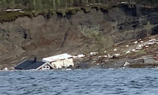 KRISESTAB: Kommunen har satt krisestab som følge av raset. Foto: Redningsselskapet. KRISESTAB: Kommunen har satt krisestab som følge av raset. Foto: Redningsselskapet.