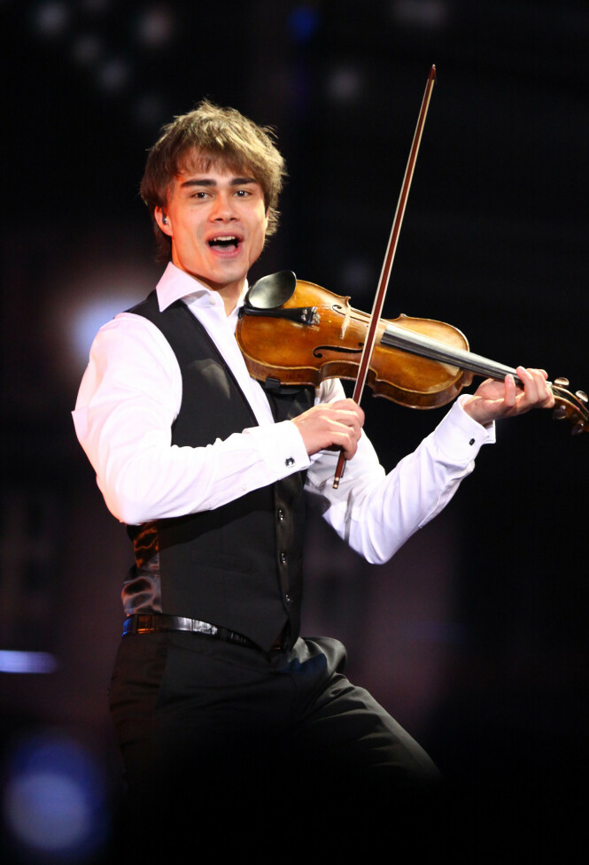 STAKK AV MED SEIEREN: Her er Alexander Rybak avbildet i 2009 under Eurovision Song Contest. Foto: NTB Scanpix STAKK AV MED SEIEREN: Her er Alexander Rybak avbildet i 2009 under Eurovision Song Contest. Foto: NTB Scanpix