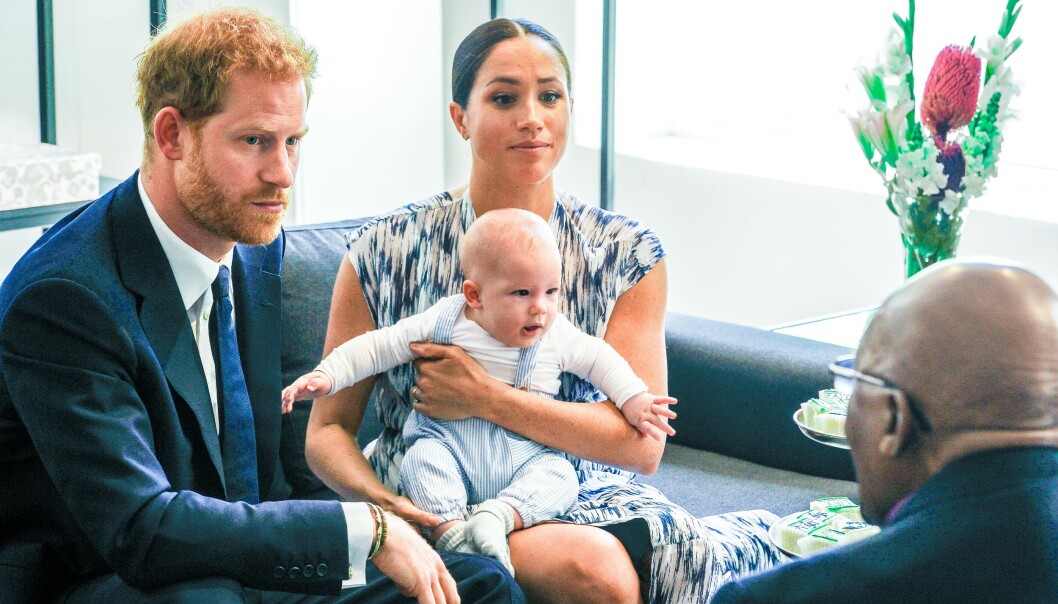 FORBILDER: Prins Harry og hertuginne Meghan ønsker å sette et godt eksempel for sønnen sin - og for resten av verden - og blant deres hjertesaker er kampen mot rasisme. Som Meghan selv har kjent på. Her fra et møte med erkebiskop Desmund Tutu i Sør-Afrika i 2019. FOTO: NTB scanpix FORBILDER: Prins Harry og hertuginne Meghan ønsker å sette et godt eksempel for sønnen sin - og for resten av verden - og blant deres hjertesaker er kampen mot rasisme. Som Meghan selv har kjent på. Her fra et møte med erkebiskop Desmund Tutu i Sør-Afrika i 2019. FOTO: NTB scanpix