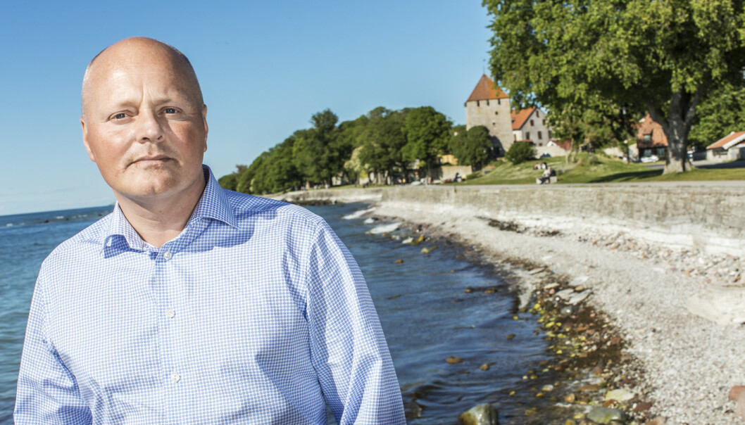 <strong>REGIONSDIREKTØR:</strong> Peter Lindvall mener ferieøya Gotland står overfor et dilemma i sommer. Foto: Karl Melander <strong>REGIONSDIREKTØR:</strong> Peter Lindvall mener ferieøya Gotland står overfor et dilemma i sommer. Foto: Karl Melander