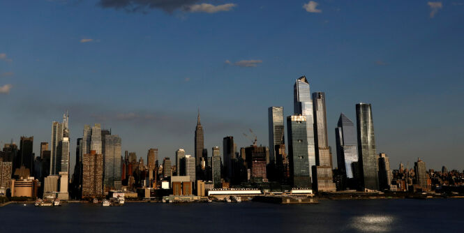 A JetBlue A320 aircraft conducts a flyover salute of New York City to honor frontline healthcare workers during the outbreak of the coronavirus disease (COVID-19), as seen from Weehawken, New Jersey, U.S., May 7, 2020. REUTERS/Brendan McDermid TPX IMAGES OF THE DAY