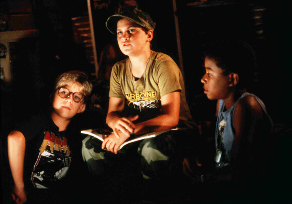 LILLEBROR: River Phoenix' lillebror Joaquin i en av hans tidlige roller i filmen Russkies. FOTO: NTB Scanpix LILLEBROR: River Phoenix' lillebror Joaquin i en av hans tidlige roller i filmen Russkies. FOTO: NTB Scanpix