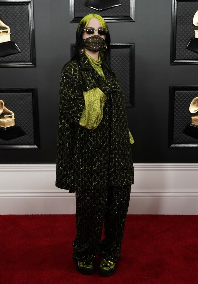 UNIK STIL: Billie Eilish er kjent for å skille seg ut på den røde løperen. Her er hun under årets Oscar-utdeling. Foto: NTB Scanpix UNIK STIL: Billie Eilish er kjent for å skille seg ut på den røde løperen. Her er hun under årets Oscar-utdeling. Foto: NTB Scanpix