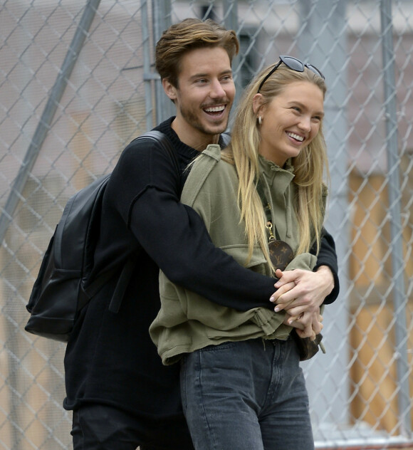 SØTT PAR: Laurens van Leeuwen og Romee Strijd. Foto: NTB Scanpix SØTT PAR: Laurens van Leeuwen og Romee Strijd. Foto: NTB Scanpix