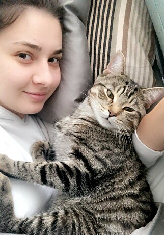 FELIX: Felicia og kjæresten fikk katten Felix i 2018. Foto: Privat FELIX: Felicia og kjæresten fikk katten Felix i 2018. Foto: Privat