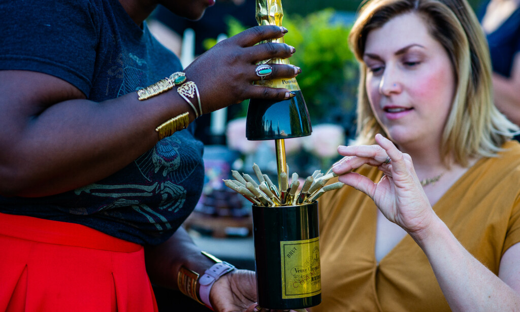 HAGESELSKAP: Garden Society arrangerer jevnlig selskap hjemme hos folk, som et helt vanlig Home Party. Men det som selges, er cannabis. HAGESELSKAP: Garden Society arrangerer jevnlig selskap hjemme hos folk, som et helt vanlig Home Party. Men det som selges, er cannabis.