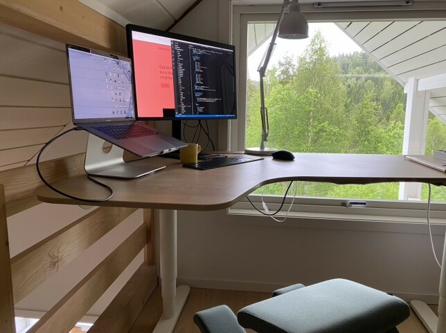 - Vi har hatt hjemmekontor siden litt før Norge stengte ned for alvor, men har nå begynt å være litt på kontoret igjen, forteller Kristoffer Brabrand. 📸: Privat - Vi har hatt hjemmekontor siden litt før Norge stengte ned for alvor, men har nå begynt å være litt på kontoret igjen, forteller Kristoffer Brabrand. 📸: Privat
