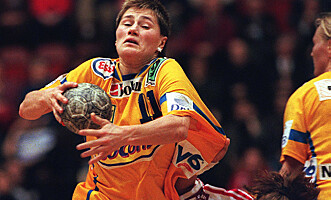 EN GIGANT: Anja Andersen storspilte for Danmark mellom 1989 og 1999. Her i kasjon for Bækkelaget. foto: NTB Scanpix EN GIGANT: Anja Andersen storspilte for Danmark mellom 1989 og 1999. Her i kasjon for Bækkelaget. foto: NTB Scanpix