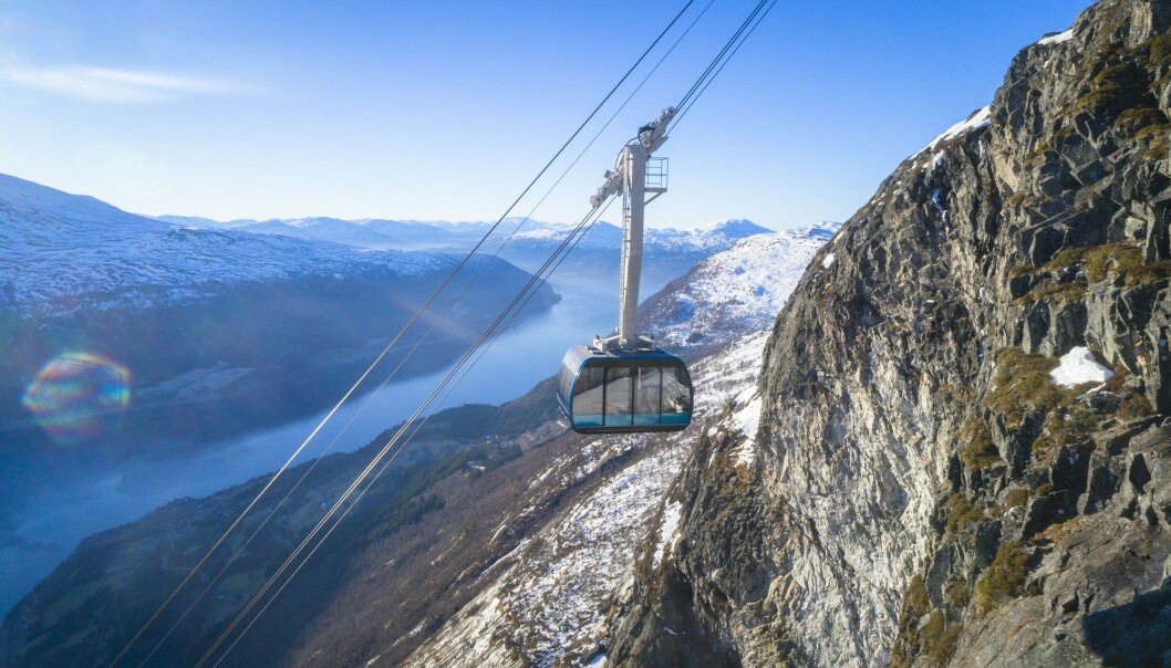<strong>GONDOL:</strong> Du kan «jukse» og ta Loen Skylift helt til toppen av Hovden, og ned igjen. FOTO: Lars Korvald/Loen Skylift <strong>GONDOL:</strong> Du kan «jukse» og ta Loen Skylift helt til toppen av Hovden, og ned igjen. FOTO: Lars Korvald/Loen Skylift