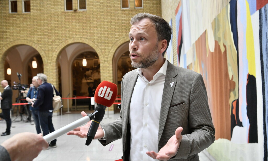 KRITISK: SV-leder Audun Lysbakken krever at Stortinget vurderer om Tangen kan tiltre. Foto: Lars Eivind Bones / Dagbladet KRITISK: SV-leder Audun Lysbakken krever at Stortinget vurderer om Tangen kan tiltre. Foto: Lars Eivind Bones / Dagbladet