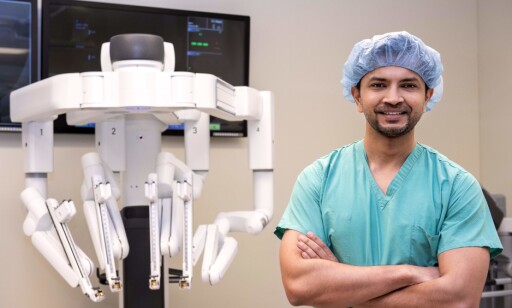 KIRURG: Ankit Bharat ved Northwestern Memorial Hospital i Chicago gjennomførte lungetransplantasjonen. Foto: Laura Brown / Northwestern Medicine / AFP KIRURG: Ankit Bharat ved Northwestern Memorial Hospital i Chicago gjennomførte lungetransplantasjonen. Foto: Laura Brown / Northwestern Medicine / AFP