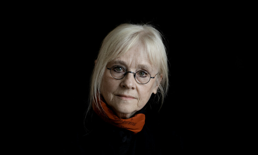Traumatisk barndom: Forfatter Karin Haugane skriver i sin nye bok om oppveksten med en far som slo moren. Til slutt endte det i drap og selvmord. Foto: Jørn H Moen / Dagbladet Traumatisk barndom: Forfatter Karin Haugane skriver i sin nye bok om oppveksten med en far som slo moren. Til slutt endte det i drap og selvmord. Foto: Jørn H Moen / Dagbladet