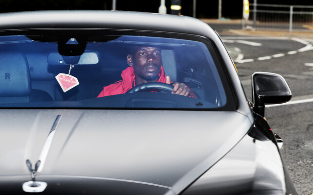 FERDIG SKIFTET: Paul Pogba på vei til Old Trafford for å spille den første av de to treningskampene. Foto: NTB scanpix FERDIG SKIFTET: Paul Pogba på vei til Old Trafford for å spille den første av de to treningskampene. Foto: NTB scanpix