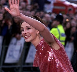 SKAPTE OVERSKRIFTER: Da Julia Roberts stilte på en filmpremiere i 1999 med ubarberte armhuler skapte det overskrifter i media. Foto: Scanpix SKAPTE OVERSKRIFTER: Da Julia Roberts stilte på en filmpremiere i 1999 med ubarberte armhuler skapte det overskrifter i media. Foto: Scanpix