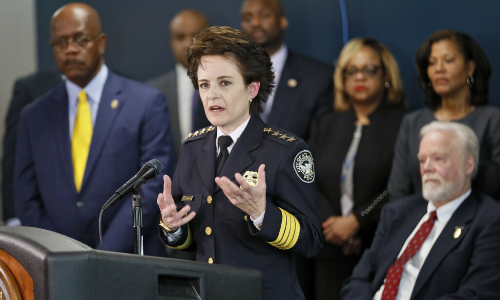 TREKKER SEG: Politisjef i Atlanta, Erika Shields, trekker seg etter hendelsen. Foto: Bob Andres/Atlanta Journal-Constitution via AP TREKKER SEG: Politisjef i Atlanta, Erika Shields, trekker seg etter hendelsen. Foto: Bob Andres/Atlanta Journal-Constitution via AP