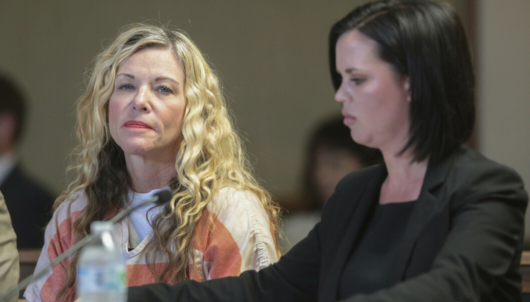 FENGSLET: Barnas mor, Lori Vallow Daybell, i retten under en høring om den alvorlige saken. Foto: John Roark / The Idaho Post-Register / AP / NTB Scanpix FENGSLET: Barnas mor, Lori Vallow Daybell, i retten under en høring om den alvorlige saken. Foto: John Roark / The Idaho Post-Register / AP / NTB Scanpix