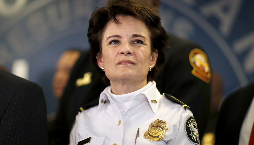 POLITISJEFEN FJERNET UMIDDELBART: Ordføreren kunngjorde mindre enn et døgn etter at byens politisjef Erika Shields trekker seg og blir omplassert i politiet i Atlanta. Arkivfoto: David Goldman, AP/NTB Scanpix. POLITISJEFEN FJERNET UMIDDELBART: Ordføreren kunngjorde mindre enn et døgn etter at byens politisjef Erika Shields trekker seg og blir omplassert i politiet i Atlanta. Arkivfoto: David Goldman, AP/NTB Scanpix.