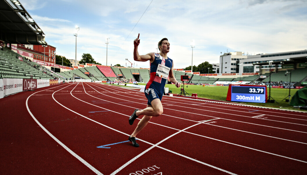 SPRENGER STADIG NYE GRENSER: Karsten Warholm satte verdensrekord på 300 meter hekk på Bislett. Foto: Bjørn Langsem / Dagbladet SPRENGER STADIG NYE GRENSER: Karsten Warholm satte verdensrekord på 300 meter hekk på Bislett. Foto: Bjørn Langsem / Dagbladet