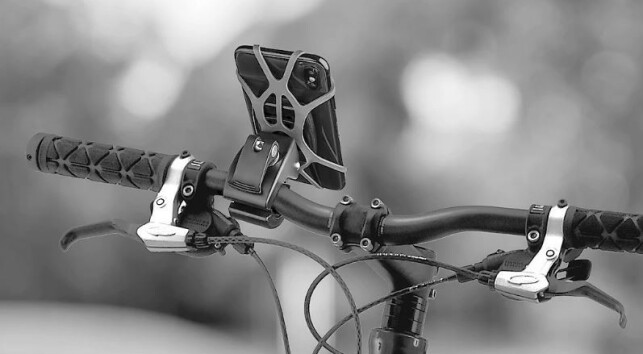 MOBILHOLDER: Naviger etter mobilens GPS-kart, og hold begge hender på styret samtidig. Passer alle styrer ned diameter på opptil 35 mm. MOBILHOLDER: Naviger etter mobilens GPS-kart, og hold begge hender på styret samtidig. Passer alle styrer ned diameter på opptil 35 mm.